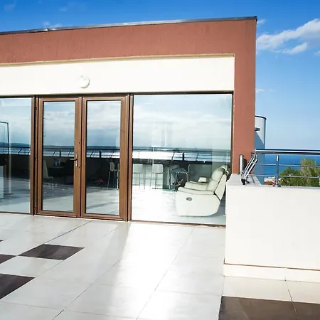Penthouse Mamaia Apartment